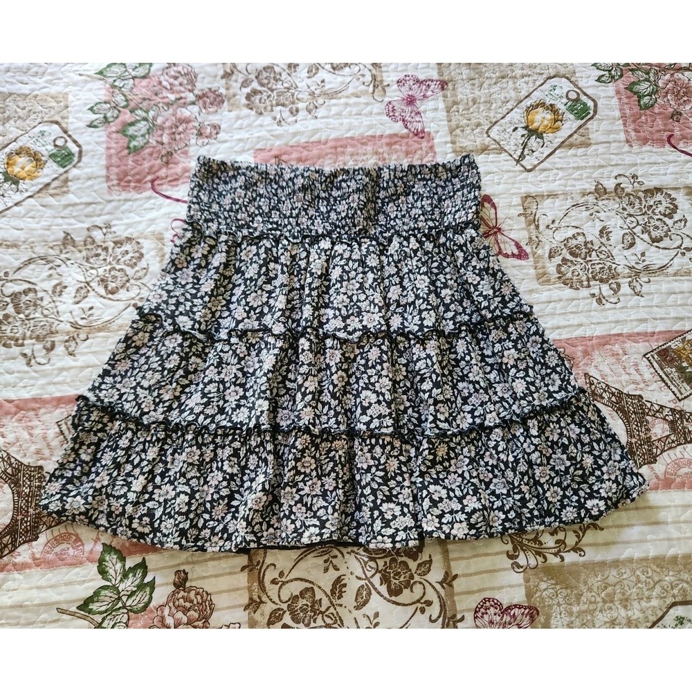 American Eagle Womens Skirt Black Pink‎ Floral Tiered Smocked Waist Size S